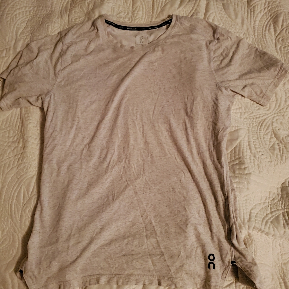 Mens Md ON Comfort Running Shirt